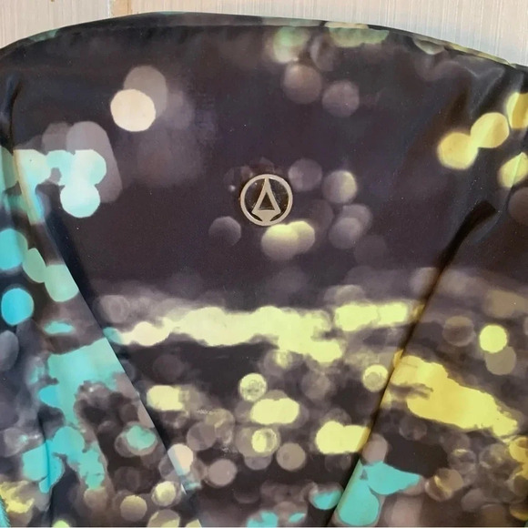 Lululemon Kids Ivivva  Insulated Lunch Kit - Picture 7 of 8